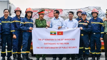 Gần 30 tấn hàng cứu trợ của Việt Nam đã đến Myanmar