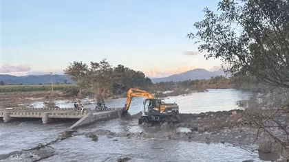 Ngầm tràn bị lũ cuốn trôi, 112 hộ với 521 nhân khẩu bị cô lập
