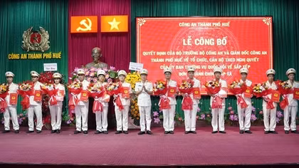Công bố Quyết định của Bộ trưởng Bộ Công an về thành lập 40 Công an xã, phường của TP Huế