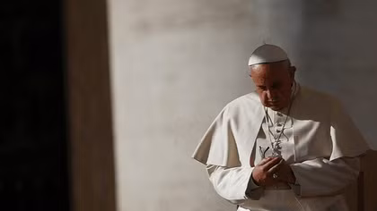 Lãnh đạo Việt Nam gửi điện chia buồn Giáo hoàng Francis qua đời