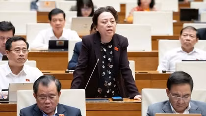 Cần chính sách đột phá hơn về tiền lương, phụ cấp để giữ chân y bác sĩ có chuyên môn