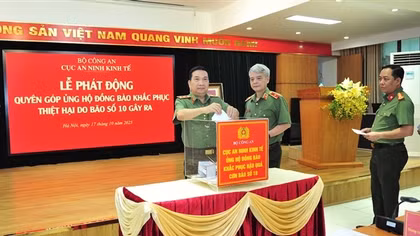 Công an các đơn vị ủng hộ đồng bào bị thiệt hại bởi thiên tai