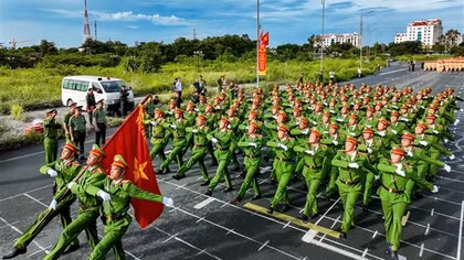 Công an Hà Nội hợp luyện sẵn sàng cho diễu binh, diễu hành dịp Quốc khánh