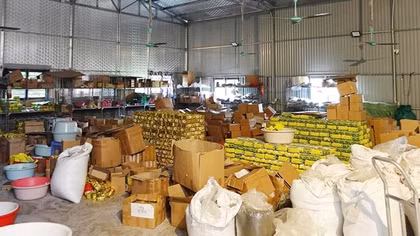 Quảng cáo sai sự thật, gắn mác "Chè Thái Nguyên" để tiêu thụ hàng chục tấn chè
