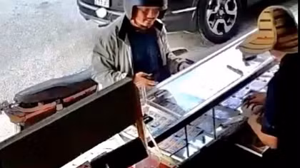 Đối tượng sử dụng vé số giả lừa hàng loạt đại lý vé số