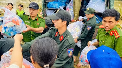Gieo mầm hy vọng và sự lạc quan sau lũ dữ