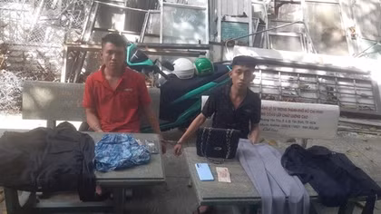 Bắt giữ hai đối tượng dùng dao khống chế người phụ nữ cướp tài sản giữa đêm khuya