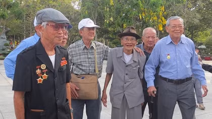 Cuộc hạnh ngộ sau nửa thế kỷ