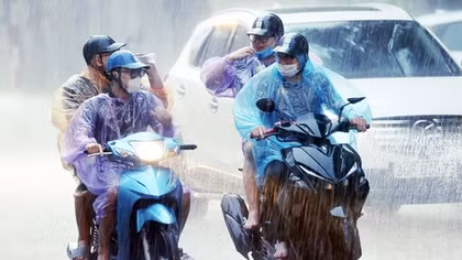 Mưa dông khắp cả nước về chiều tối, có nơi mưa to