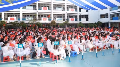 TP Hồ Chí Minh hạn chế học sinh sử dụng điện thoại trong giờ ra chơi