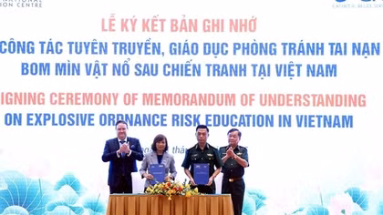 Vận động tài trợ nguồn lực phục vụ công tác khắc phục hậu quả bom mìn sau chiến tranh ở Việt Nam
