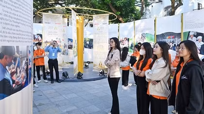 Khai mạc triển lãm “Hành động vì cộng đồng 2025”