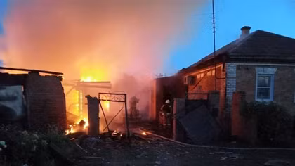 Ukraine ồ ạt tấn công bang biên giới Nga, thiêu trụi nhiều nhà dân