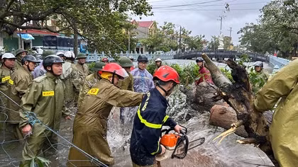 Công an Thanh Hoá ứng phó kịp thời nhiều sự cố trong đêm mưa bão