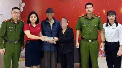 Công an phường ngăn chặn người phụ nữ chuyển 400 triệu đồng cho kẻ lừa đảo