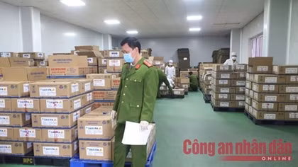 Triệt phá xưởng sản xuất sữa bột giả quy mô cực lớn với gần 600 chủng loại