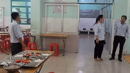 Vấn nạn ngộ độc thực phẩm: Khi bữa ăn trở thành mối nguy