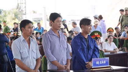 Nhóm đối tượng tổ chức và đưa người xuất cảnh trái phép lĩnh 18 năm tù