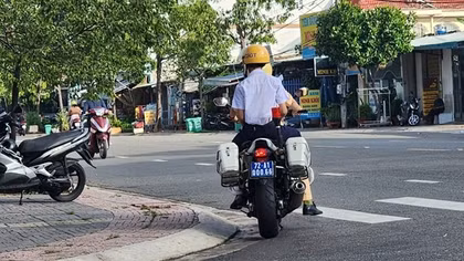 CSGT hỗ trợ kịp thời thí sinh quên mang thẻ dự thi