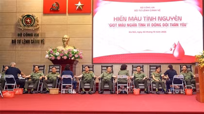 “Giọt máu nghĩa tình” của chiến sĩ Cảnh vệ