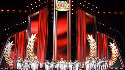 Hàng nghìn chiến sĩ, nghệ sĩ biểu diễn tại Triển lãm thành tựu đất nước, mừng đại lễ tổ chức thành công