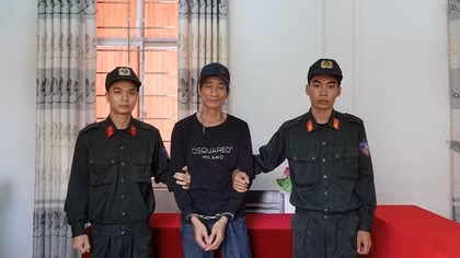 Nảy sinh lòng tham, người trông coi vườn trộm cây gỗ giáng hương của chủ