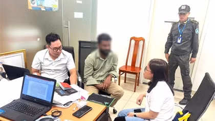 Bắt một người nước ngoài "xách hộ" ma túy từ Thái Lan đến Việt Nam