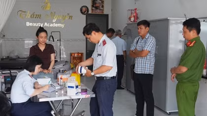 Xử phạt, buộc dừng hoạt động cơ sở thẩm mỹ “chui”