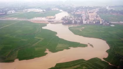 Phía đồng bằng