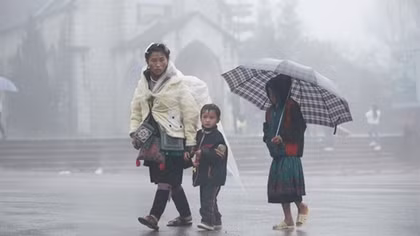 Vùng núi Bắc Bộ trời rét kèm mưa nhỏ, Hà Nội nắng hanh
