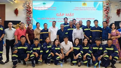 Nhiều lực lượng tình nguyện góp phần hoàn tất tìm kiếm cứu nạn vụ lật tàu