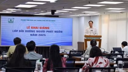 TP Hồ Chí Minh khai giảng lớp bồi dưỡng người phát ngôn