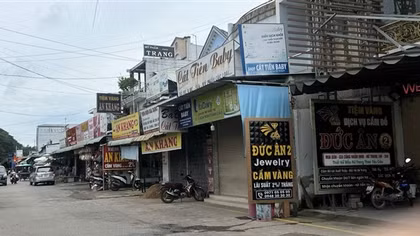Hơn 30 năm mòn mỏi chờ cấp sổ hồng cho nền đất tái định cư