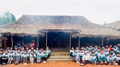 Kỷ niệm 71 năm chiến thắng Điện Biên Phủ: Thăm nhà Đại tướng bên dòng Kiến Giang