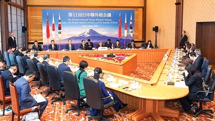 Gió ngược và tam giác niềm tin