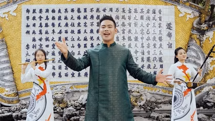 Giọng ca đoạt Huy chương Vàng âm nhạc quốc tế chào mừng đại lễ với MV “Truyền thống Việt Nam”