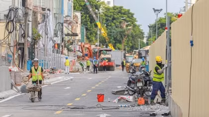 Hà Nội: Thu gọn diện tích rào chắn dự án metro để giảm ùn tắc