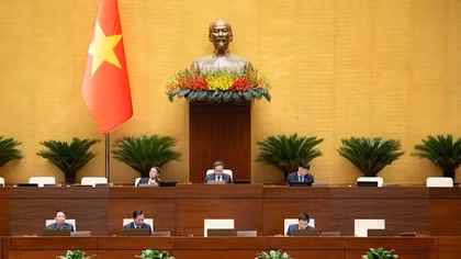 Đại biểu Quốc hội nhất trí cấm thuốc lá điện tử, thuốc lá nung nóng, bóng cười