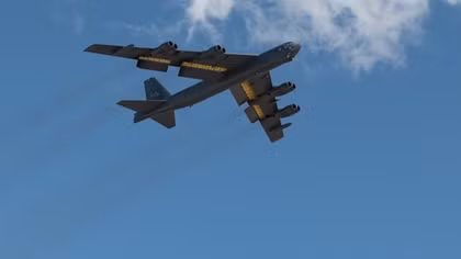 Oanh tạc cơ B-52 Mỹ xuất hiện gần Venezuela