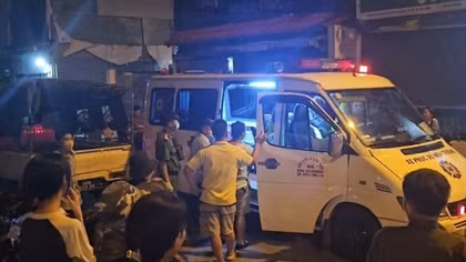 Nam sinh rơi từ tầng 10 chung cư xuống sảnh tử vong