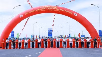 Thủ tướng: Cầu Phong Châu mới là nhịp cầu hàn gắn vết thương, nhen lên niềm tin