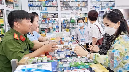 TP Hồ Chí Minh tăng cường kiểm tra, xử lý việc sản xuất, buôn bán thuốc, sữa giả