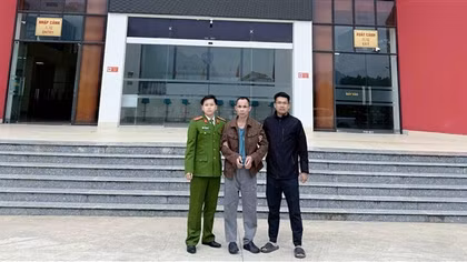 Công an xã Tam Hợp lên biên giới bắt đối tượng truy nã