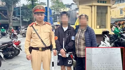 CSGT khuyên nhủ nam thanh niên bỏ nhà “đi bụi” quay về gia đình