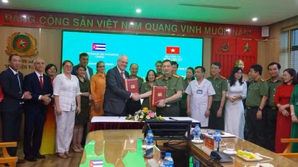 Bệnh viện 19-8 ký kết hợp tác đào tạo, chuyển giao công nghệ với Bệnh viện CIMEQ Cuba