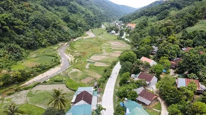 Bình yên dưới chân núi Pu Phen
