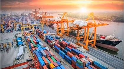 Bảo đảm tự do hàng hải và tôn trọng chủ quyền