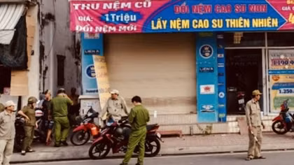 Nhân viên nữ tử vong bất thường trong cửa hàng buôn bán nệm