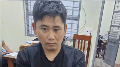 Bắt tài xế mang theo 7 túi ma túy và 1 khẩu súng