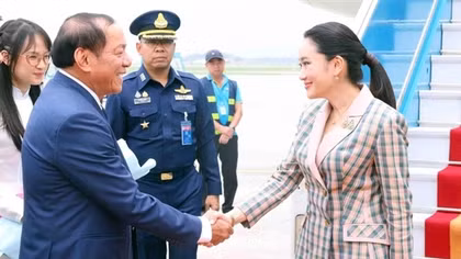 Thủ tướng Vương quốc Thái Lan bắt đầu thăm chính thức Việt Nam
